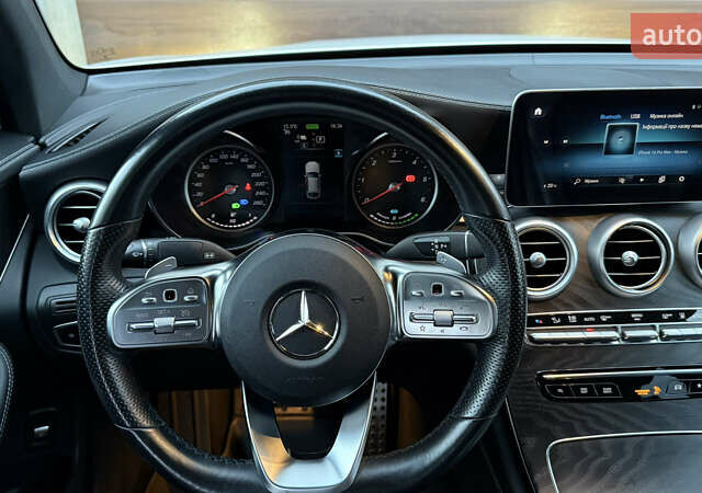 Белый Мерседес GLC-Class Coupe, объемом двигателя 2 л и пробегом 114 тыс. км за 48700 $, фото 24 на Automoto.ua