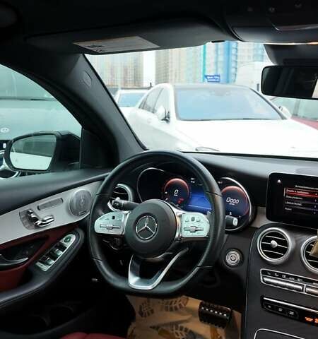 Білий Мерседес GLC-Class Coupe, об'ємом двигуна 1.99 л та пробігом 133 тис. км за 44900 $, фото 4 на Automoto.ua