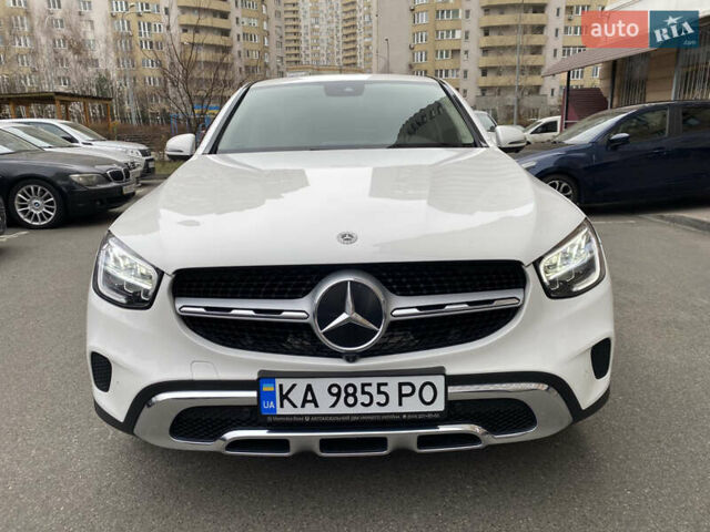 Белый Мерседес GLC-Class Coupe, объемом двигателя 1.95 л и пробегом 85 тыс. км за 45900 $, фото 10 на Automoto.ua