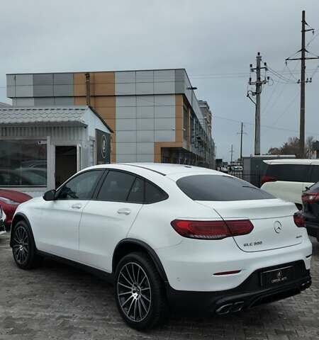 Білий Мерседес GLC-Class Coupe, об'ємом двигуна 1.99 л та пробігом 133 тис. км за 44900 $, фото 2 на Automoto.ua