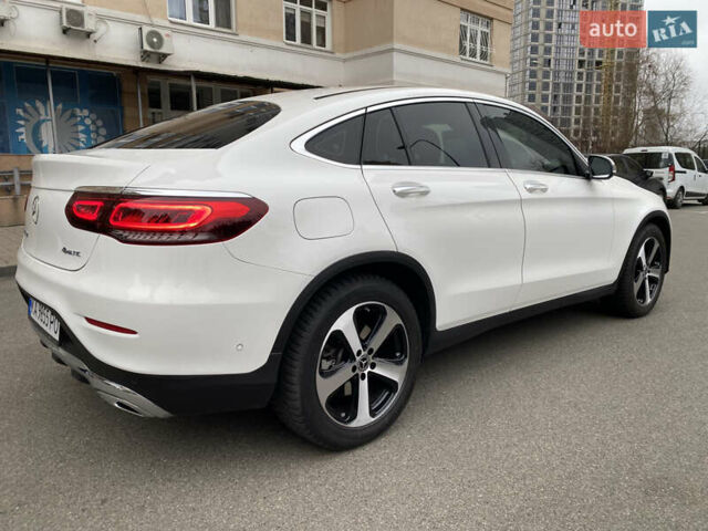 Белый Мерседес GLC-Class Coupe, объемом двигателя 1.95 л и пробегом 85 тыс. км за 45900 $, фото 7 на Automoto.ua