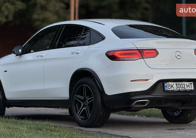 Белый Мерседес GLC-Class Coupe, объемом двигателя 2 л и пробегом 114 тыс. км за 48700 $, фото 8 на Automoto.ua