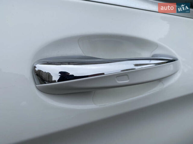 Белый Мерседес GLC-Class Coupe, объемом двигателя 1.95 л и пробегом 85 тыс. км за 45900 $, фото 30 на Automoto.ua