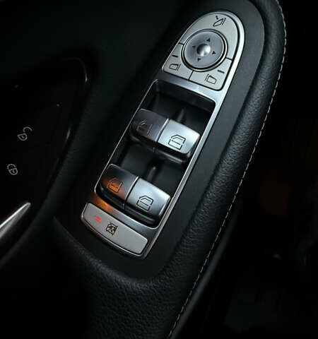Белый Мерседес GLC-Class Coupe, объемом двигателя 2 л и пробегом 114 тыс. км за 48700 $, фото 19 на Automoto.ua