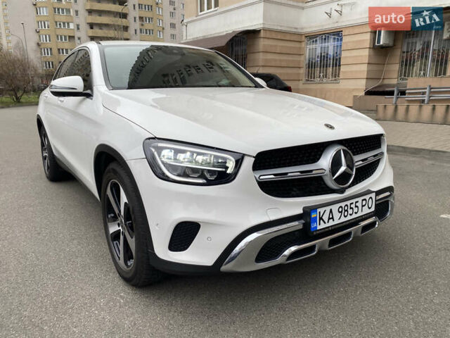 Белый Мерседес GLC-Class Coupe, объемом двигателя 1.95 л и пробегом 85 тыс. км за 45900 $, фото 9 на Automoto.ua