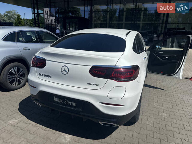 Белый Мерседес GLC-Class Coupe, объемом двигателя 2 л и пробегом 44 тыс. км за 61850 $, фото 29 на Automoto.ua