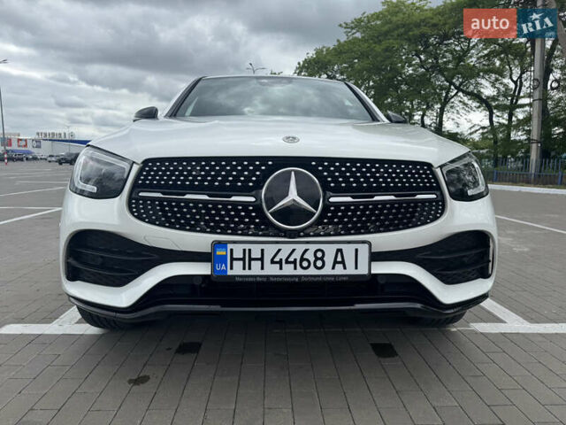 Белый Мерседес GLC-Class Coupe, объемом двигателя 2 л и пробегом 44 тыс. км за 61850 $, фото 13 на Automoto.ua