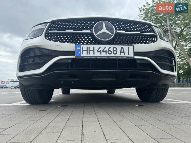 Белый Мерседес GLC-Class Coupe, объемом двигателя 2 л и пробегом 44 тыс. км за 61850 $, фото 12 на Automoto.ua