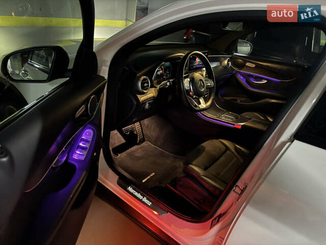 Белый Мерседес GLC-Class Coupe, объемом двигателя 2 л и пробегом 44 тыс. км за 61850 $, фото 25 на Automoto.ua