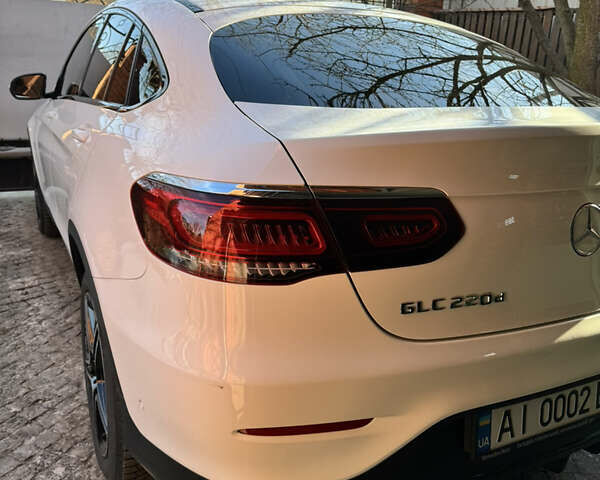 Белый Мерседес GLC-Class Coupe, объемом двигателя 1.95 л и пробегом 18 тыс. км за 59100 $, фото 5 на Automoto.ua