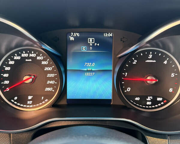 Белый Мерседес GLC-Class Coupe, объемом двигателя 1.95 л и пробегом 18 тыс. км за 59100 $, фото 18 на Automoto.ua