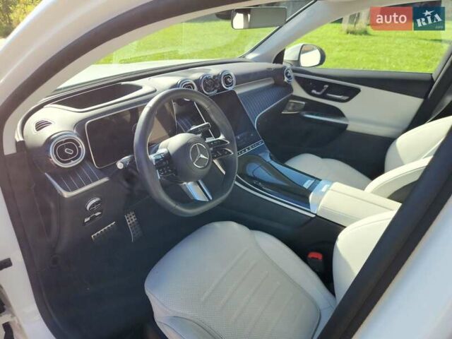 Белый Мерседес GLC-Class Coupe, объемом двигателя 1.99 л и пробегом 13 тыс. км за 93000 $, фото 3 на Automoto.ua