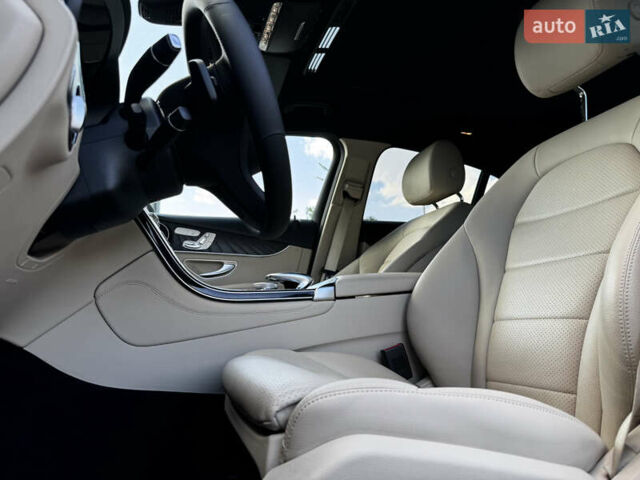 Черный Мерседес GLC-Class Coupe, объемом двигателя 2 л и пробегом 97 тыс. км за 37300 $, фото 21 на Automoto.ua