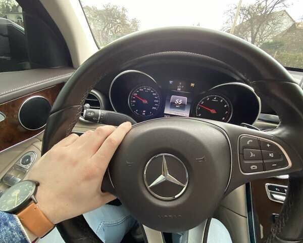 Чорний Мерседес GLC-Class Coupe, об'ємом двигуна 1.99 л та пробігом 140 тис. км за 39500 $, фото 6 на Automoto.ua