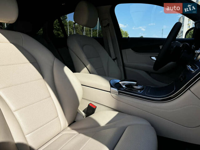 Черный Мерседес GLC-Class Coupe, объемом двигателя 2 л и пробегом 97 тыс. км за 37300 $, фото 45 на Automoto.ua