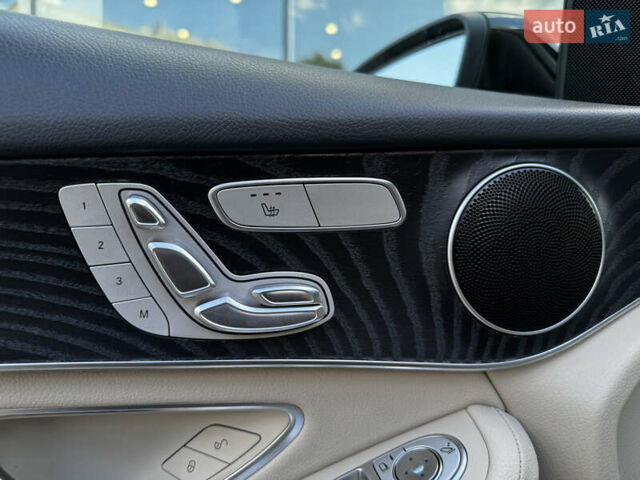 Черный Мерседес GLC-Class Coupe, объемом двигателя 2 л и пробегом 97 тыс. км за 38300 $, фото 20 на Automoto.ua