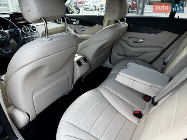 Черный Мерседес GLC-Class Coupe, объемом двигателя 2 л и пробегом 97 тыс. км за 37300 $, фото 37 на Automoto.ua