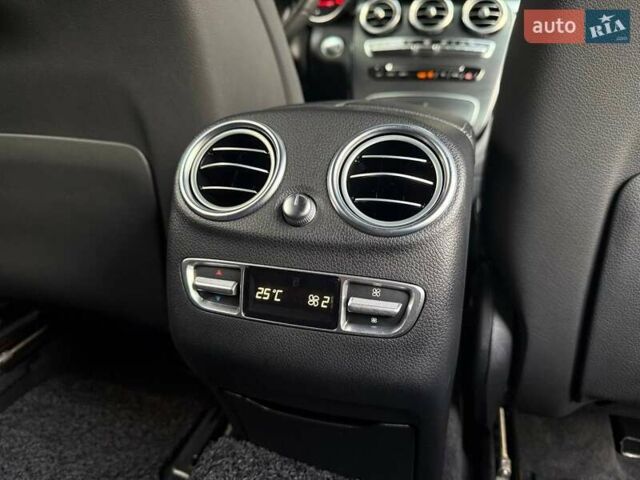 Чорний Мерседес GLC-Class Coupe, об'ємом двигуна 2.14 л та пробігом 176 тис. км за 38990 $, фото 25 на Automoto.ua