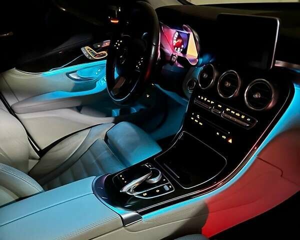 Чорний Мерседес GLC-Class Coupe, об'ємом двигуна 1.99 л та пробігом 140 тис. км за 39500 $, фото 2 на Automoto.ua