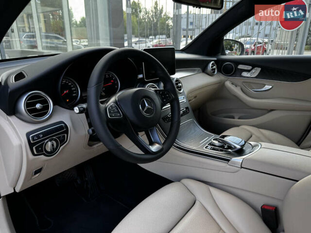 Черный Мерседес GLC-Class Coupe, объемом двигателя 2 л и пробегом 97 тыс. км за 37300 $, фото 22 на Automoto.ua