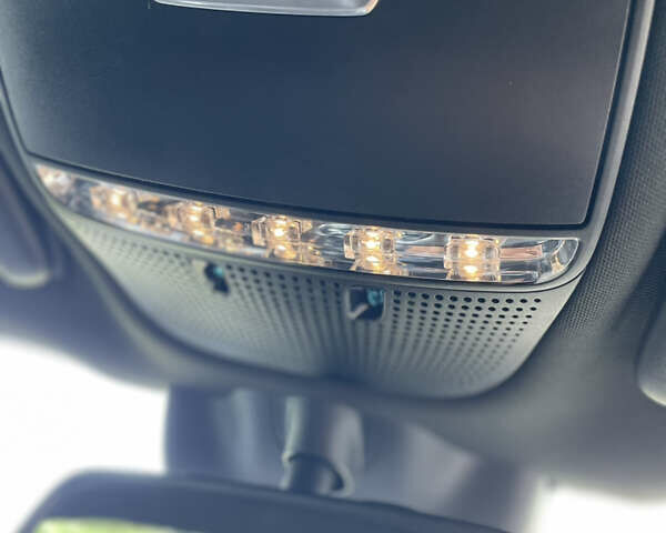 Черный Мерседес GLC-Class Coupe, объемом двигателя 1.99 л и пробегом 114 тыс. км за 33000 $, фото 25 на Automoto.ua