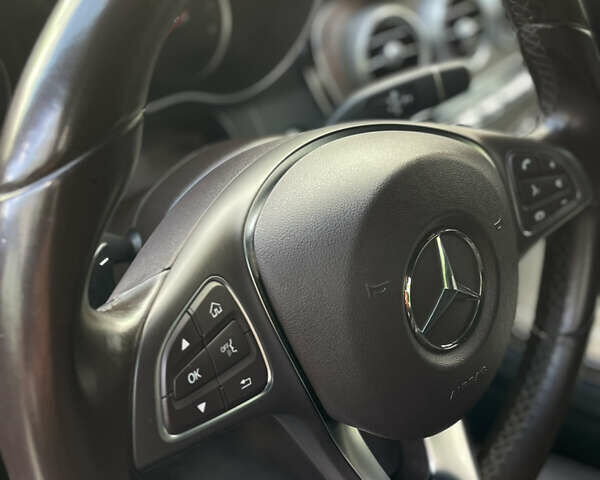 Чорний Мерседес GLC-Class Coupe, об'ємом двигуна 1.99 л та пробігом 114 тис. км за 35899 $, фото 20 на Automoto.ua