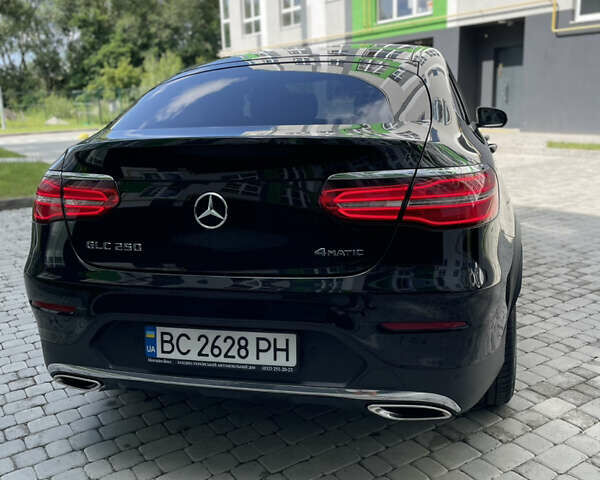 Черный Мерседес GLC-Class Coupe, объемом двигателя 1.99 л и пробегом 114 тыс. км за 33000 $, фото 3 на Automoto.ua