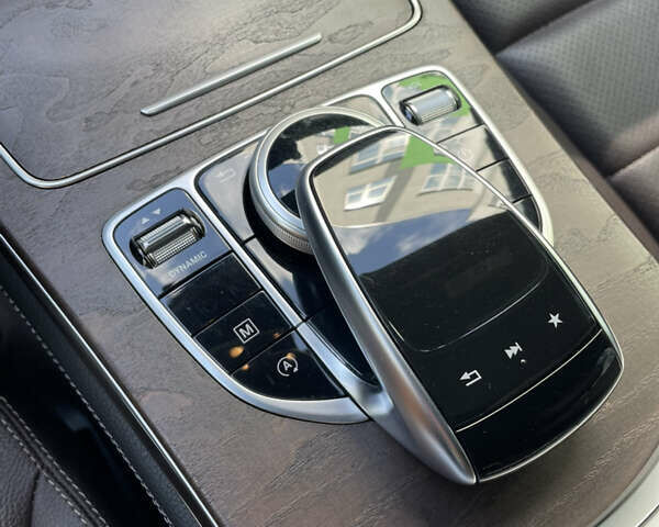 Чорний Мерседес GLC-Class Coupe, об'ємом двигуна 1.99 л та пробігом 114 тис. км за 35899 $, фото 19 на Automoto.ua