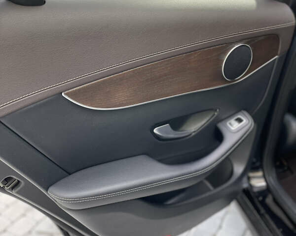 Чорний Мерседес GLC-Class Coupe, об'ємом двигуна 1.99 л та пробігом 114 тис. км за 35899 $, фото 22 на Automoto.ua
