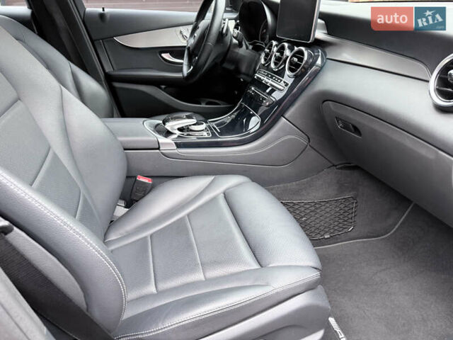 Черный Мерседес GLC-Class Coupe, объемом двигателя 2.14 л и пробегом 89 тыс. км за 36900 $, фото 10 на Automoto.ua