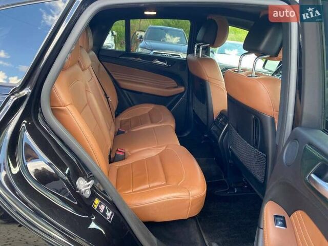 Черный Мерседес GLC-Class Coupe, объемом двигателя 3 л и пробегом 61 тыс. км за 55800 $, фото 24 на Automoto.ua