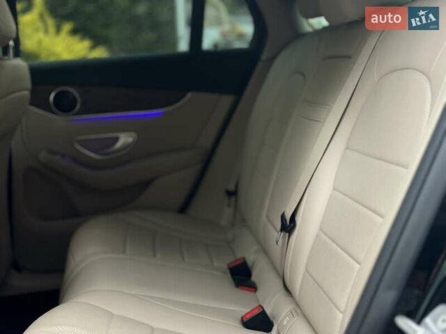 Черный Мерседес GLC-Class Coupe, объемом двигателя 1.95 л и пробегом 52 тыс. км за 45999 $, фото 21 на Automoto.ua