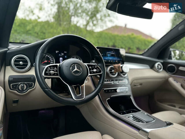 Черный Мерседес GLC-Class Coupe, объемом двигателя 1.95 л и пробегом 52 тыс. км за 45999 $, фото 26 на Automoto.ua