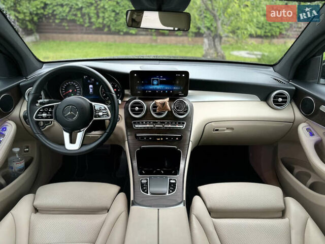 Чорний Мерседес GLC-Class Coupe, об'ємом двигуна 1.95 л та пробігом 52 тис. км за 48200 $, фото 29 на Automoto.ua