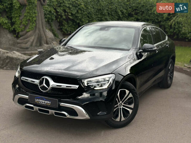 Черный Мерседес GLC-Class Coupe, объемом двигателя 1.95 л и пробегом 52 тыс. км за 45999 $, фото 1 на Automoto.ua
