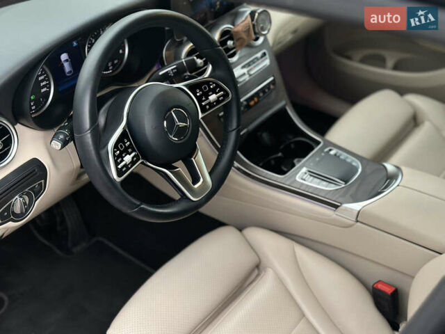 Черный Мерседес GLC-Class Coupe, объемом двигателя 1.95 л и пробегом 52 тыс. км за 45999 $, фото 20 на Automoto.ua