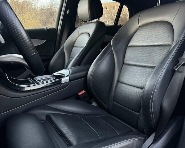 Чорний Мерседес GLC-Class Coupe, об'ємом двигуна 2.93 л та пробігом 88 тис. км за 49499 $, фото 1 на Automoto.ua