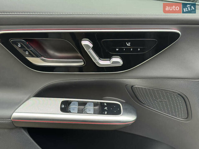 Мерседес GLC-Class Coupe 2024 у Києві на Automoto.ua Чорний Мерседес GLC-Class Coupe, об'ємом двигуна 2 л та пробігом 19 тис. км за 129999 $, фото 13 на Automoto.ua