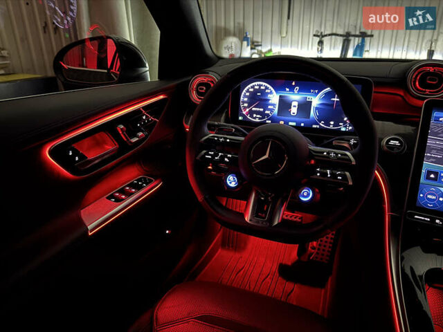 Мерседес GLC-Class Coupe 2024 у Києві на Automoto.ua Чорний Мерседес GLC-Class Coupe, об'ємом двигуна 2 л та пробігом 19 тис. км за 129999 $, фото 40 на Automoto.ua