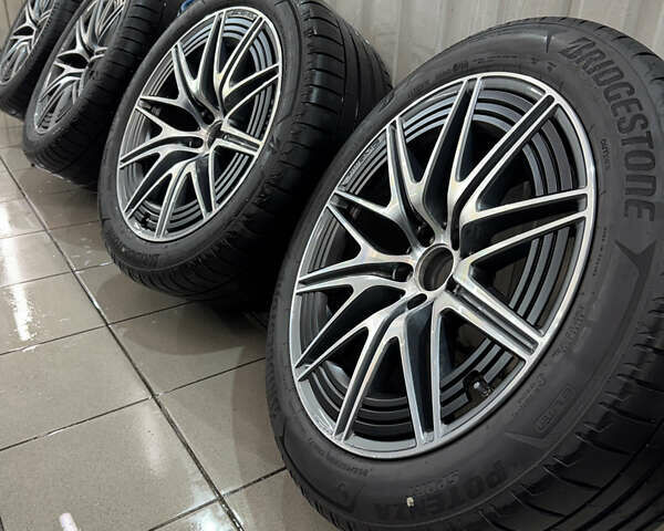 Мерседес GLC-Class Coupe 2024 у Києві на Automoto.ua Чорний Мерседес GLC-Class Coupe, об'ємом двигуна 2 л та пробігом 19 тис. км за 129999 $, фото 103 на Automoto.ua