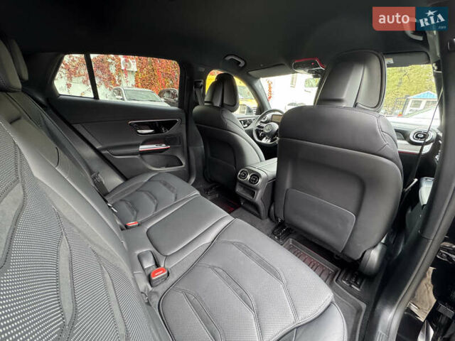 Мерседес GLC-Class Coupe 2024 у Києві на Automoto.ua Чорний Мерседес GLC-Class Coupe, об'ємом двигуна 2 л та пробігом 19 тис. км за 129999 $, фото 45 на Automoto.ua