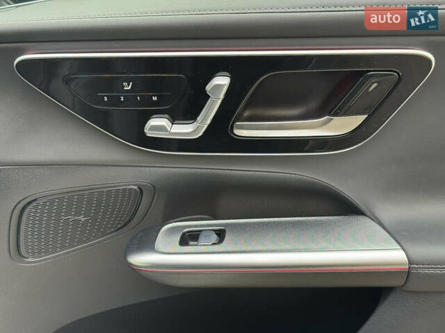 Мерседес GLC-Class Coupe 2024 у Києві на Automoto.ua Чорний Мерседес GLC-Class Coupe, об'ємом двигуна 2 л та пробігом 19 тис. км за 129999 $, фото 31 на Automoto.ua