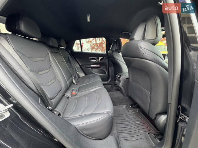 Мерседес GLC-Class Coupe 2024 у Києві на Automoto.ua Чорний Мерседес GLC-Class Coupe, об'ємом двигуна 2 л та пробігом 19 тис. км за 129999 $, фото 46 на Automoto.ua