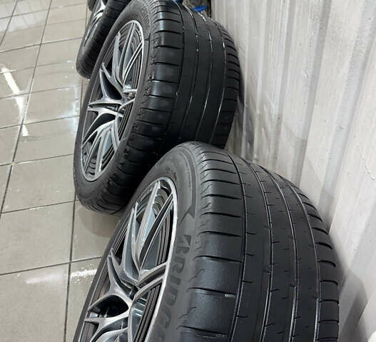 Мерседес GLC-Class Coupe 2024 у Києві на Automoto.ua Чорний Мерседес GLC-Class Coupe, об'ємом двигуна 2 л та пробігом 19 тис. км за 129999 $, фото 104 на Automoto.ua