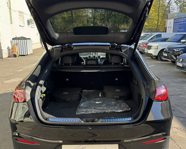 Мерседес GLC-Class Coupe 2024 у Києві на Automoto.ua Чорний Мерседес GLC-Class Coupe, об'ємом двигуна 2 л та пробігом 19 тис. км за 129999 $, фото 50 на Automoto.ua