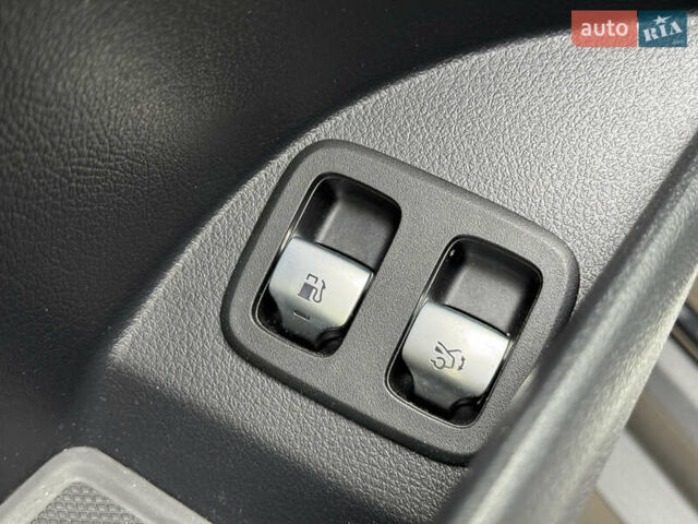 Мерседес GLC-Class Coupe 2024 у Києві на Automoto.ua Чорний Мерседес GLC-Class Coupe, об'ємом двигуна 2 л та пробігом 19 тис. км за 129999 $, фото 14 на Automoto.ua