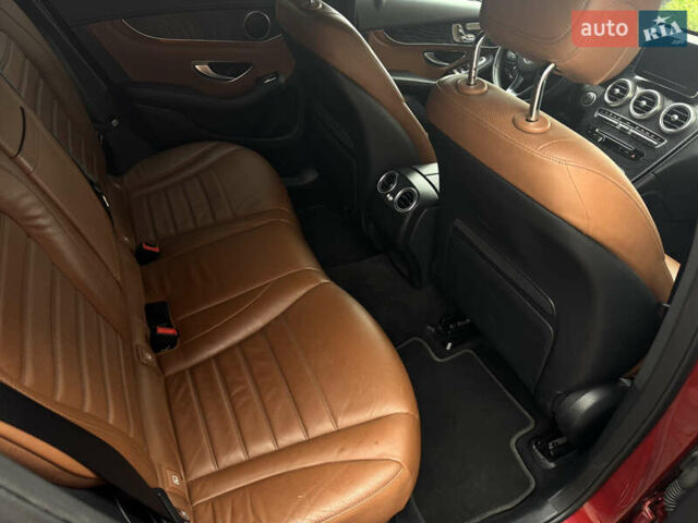 Червоний Мерседес GLC-Class Coupe, об'ємом двигуна 1.99 л та пробігом 147 тис. км за 40900 $, фото 10 на Automoto.ua