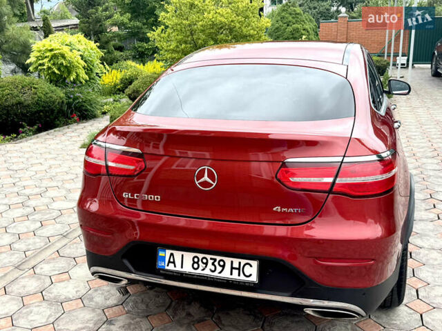 Червоний Мерседес GLC-Class Coupe, об'ємом двигуна 1.99 л та пробігом 147 тис. км за 40900 $, фото 6 на Automoto.ua