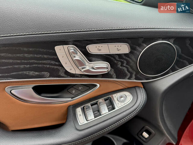 Червоний Мерседес GLC-Class Coupe, об'ємом двигуна 1.99 л та пробігом 147 тис. км за 40900 $, фото 13 на Automoto.ua