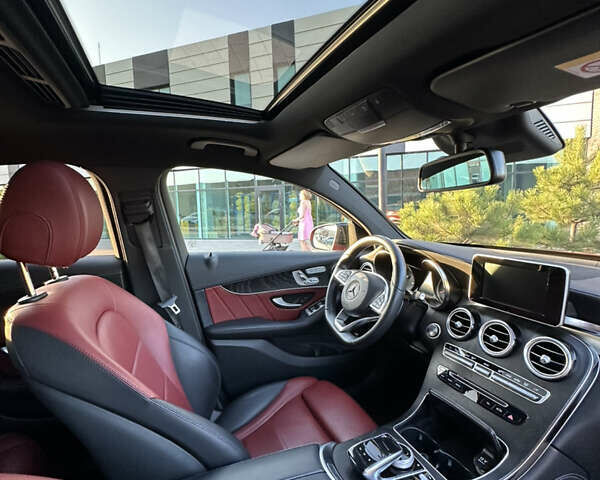 Красный Мерседес GLC-Class Coupe, объемом двигателя 2.14 л и пробегом 65 тыс. км за 43000 $, фото 19 на Automoto.ua